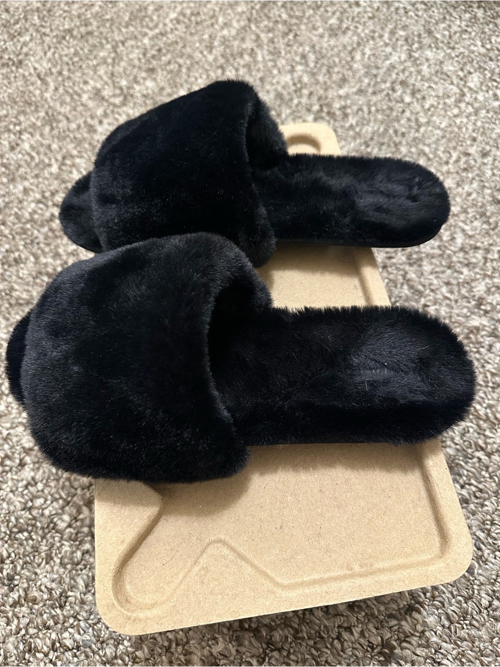 SKIMS Black Fuzzy Slide Slippers - Picture 2 of 6